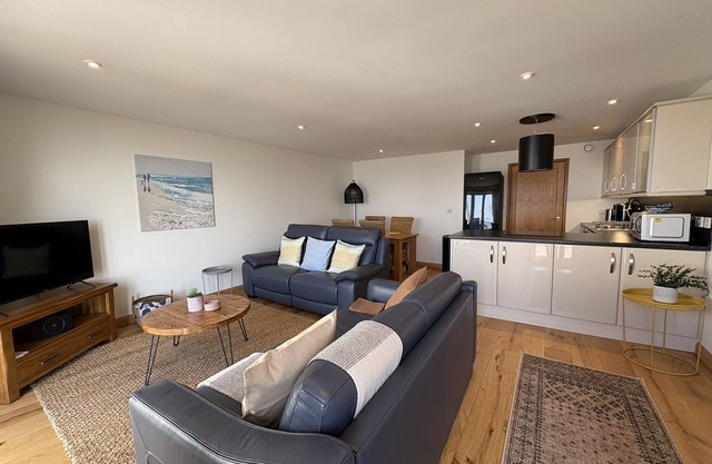 Stunning Sea Views from this Cosy 1 Bedroom Apartment