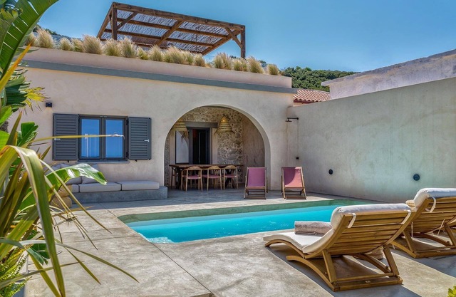 Stunning Seafront Crete Villa | Villa Evander | Private Heated Pool |.