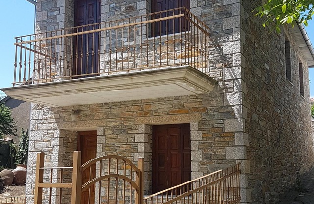 Stunning stone house centrally located in beautiful Lafkos.