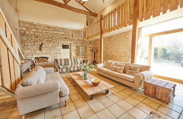 Stunning, Stylish, Private, 6 Bed, Heated Pool, Gated,