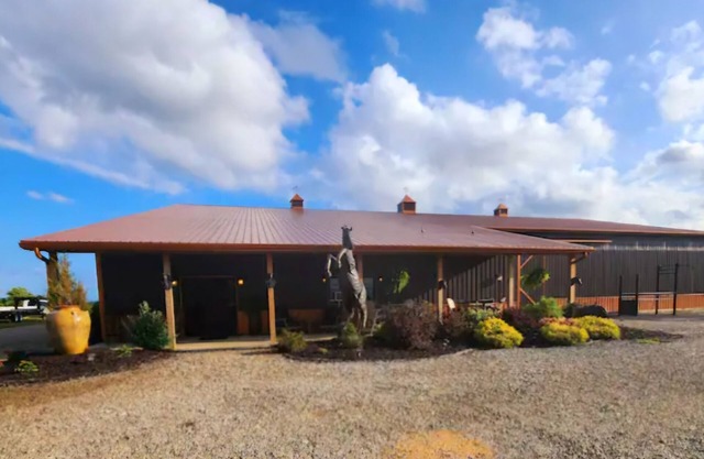 Stunning, unique, and secluded barndominium. Walking trails, wildlife, & quiet