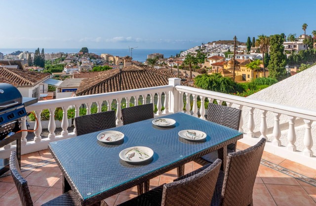 Stunning View, 2 Terraces, Close to Beach & Restaurants