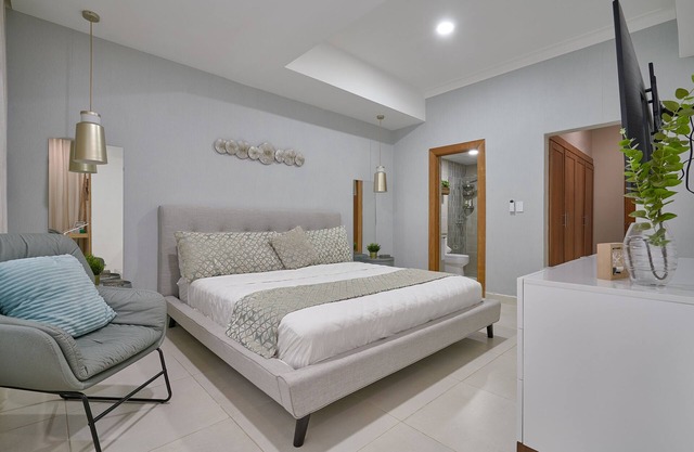 Stunning View Downtown 2Bedrom/Pool and Gym