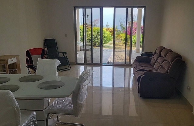 Stunning View Modern 2-bedroom apartment and Gardens with WiFi in Escazu