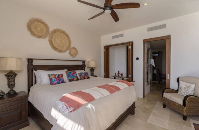 Stunning Views, Penthouse Rooftop, Walk to town