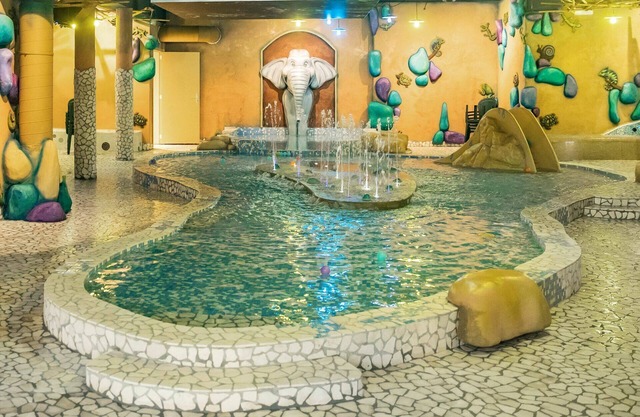 Stunning villa for 8 guests with WIFI, pool, TV, terrace and parking