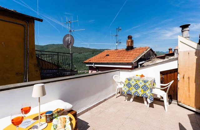Stunning villa for 4 guests with A/C, WIFI, TV, terrace, pets allowed and panoramic view