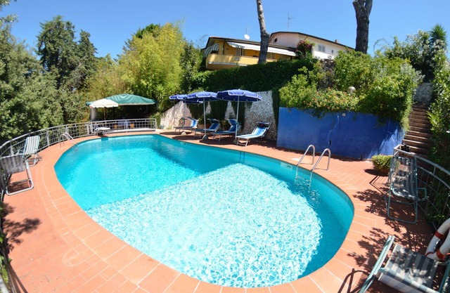 Stunning villa with A/C, private pool, WIFI, TV, veranda and pets allowed, close to Viareggio