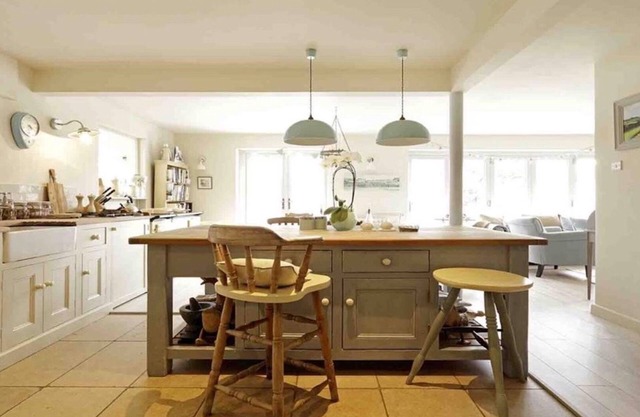 Stunning West Wittering Seaside, pet friendly home. 2 mins walk the beach.