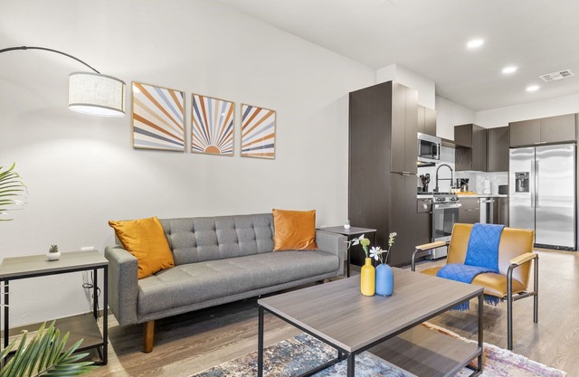 Stunning Westgate CozySuites by stadium with pool 11
