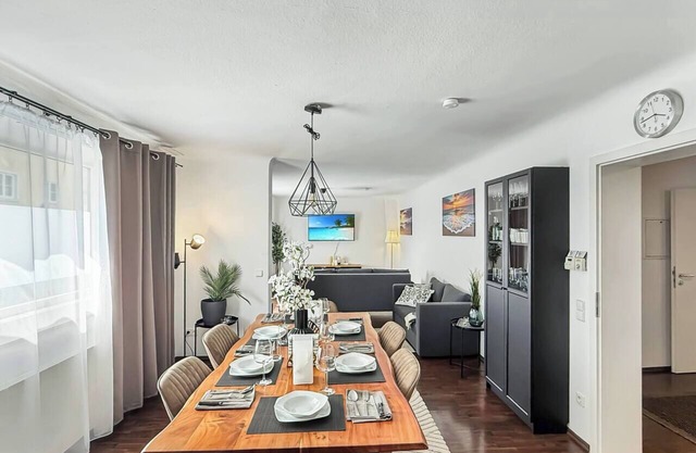 Stylischer Stgt Stay – 11 Pers., Stilvoller Stuttgart Aufenthalt für 11 Pers