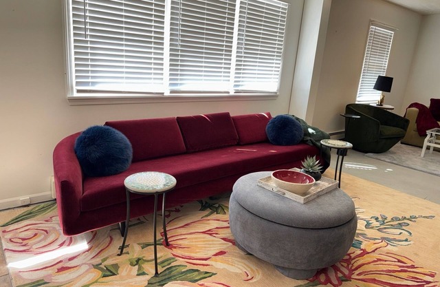 Stylish 1-bedroom apt w sofa bed on private beach