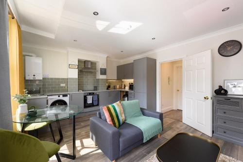 Stylish 1-BR Flat at Town Centre