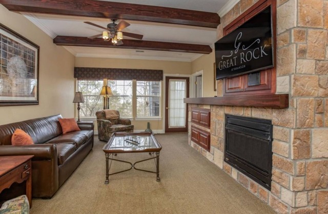 Stylish 1BR Haven at Great Rock Retreat