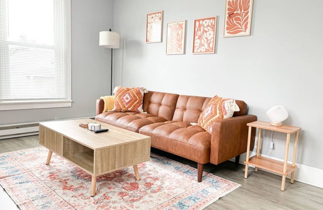 Stylish 2-Bedroom duplex in prime location!