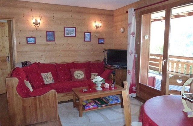 Stylish 2BR Apartment in Mountain Resort with Ski-in/Ski-out Access
