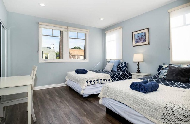 Stylish 4 BR house near Korea Town (Central LA)