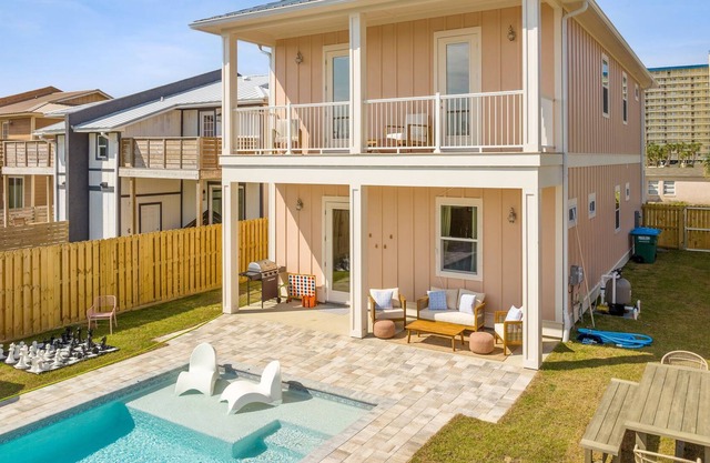 Stylish 4BR Home w/Pool - Steps to Panama Beach
