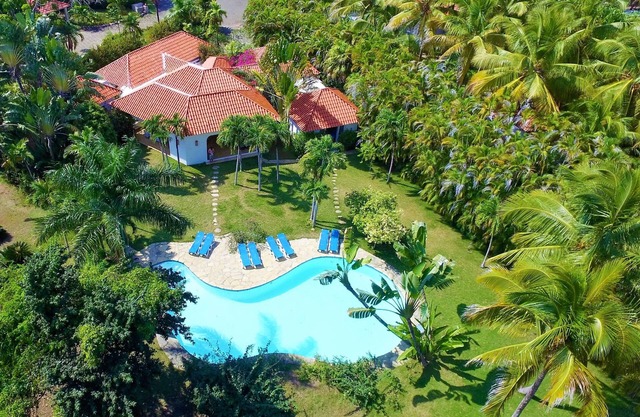Stylish 5BR family villa, in oceanfront world-class gated community