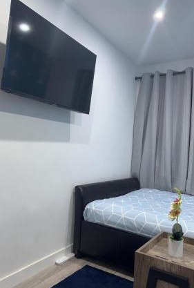 Stylish and Unique Bedroom In Gateshead - Close To Newcastle