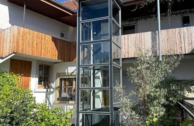 Stylish apartment with large terrace, air conditioning and parking space