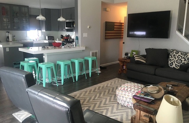 Stylish Brant Beach Oceanside House. Recent Remodel, 3 houses to Ocean & by BBYC