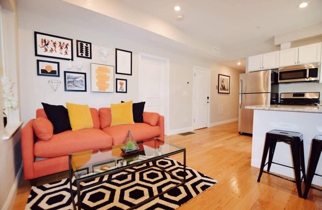Stylish, Comfortable Luxury Near T
