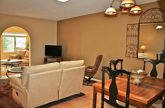Stylish, Comfy 1450 Sq. Ft. Townhome with Saltillo Tile & Sunny AZ Room