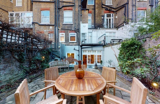 Stylish garden flat in prime South Kensington, SW7