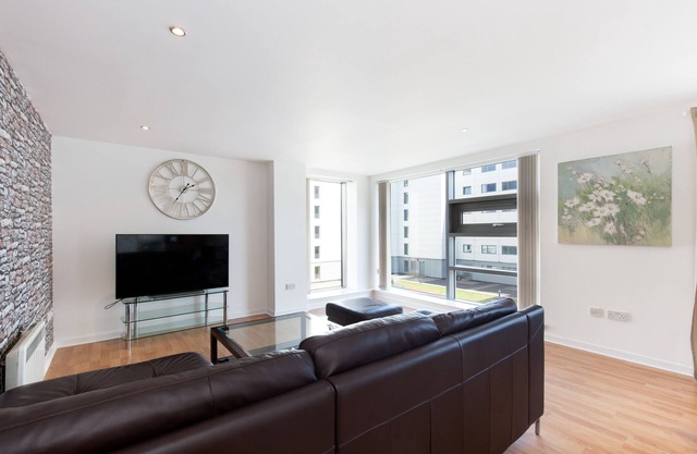 Stylish Garden View Apartment