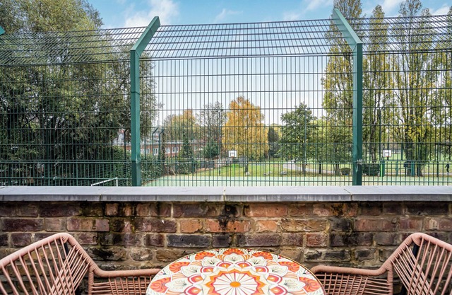 Stylish Modern 3 Bed Apartment in London NW6*7