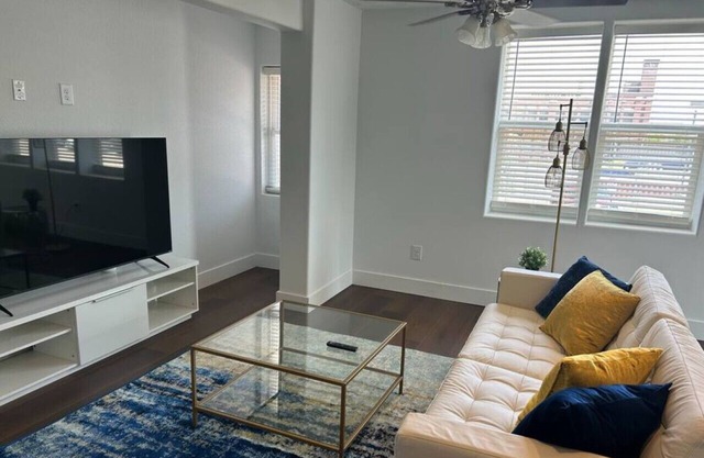 Stylish Renovated Downtown Omaha