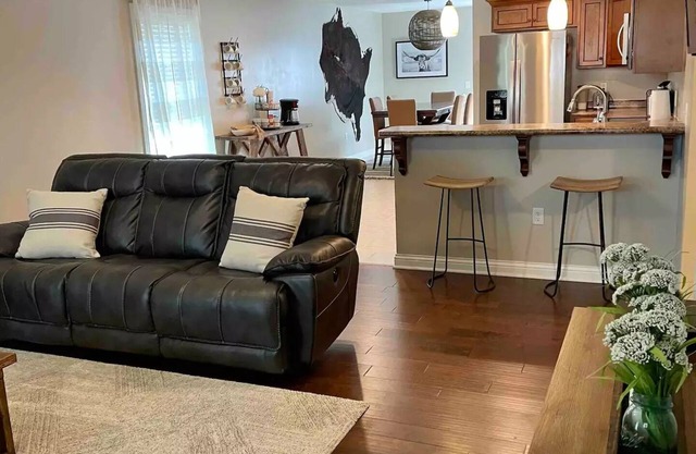 Stylish Richmond Home. Near EKU and Downtown