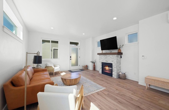 Stylish Sandpoint Retreat Near Downtown & Lake - EV Charger + Family-Friendly