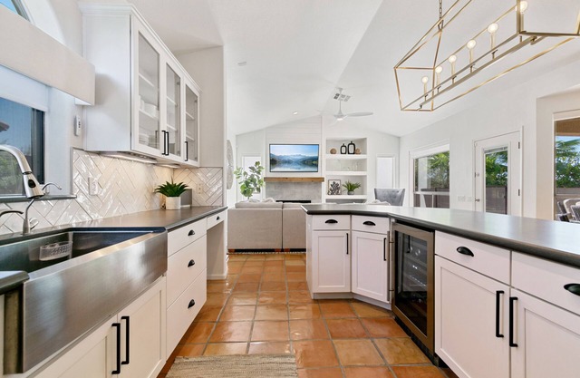 Stylish Southwest Retreat: Quiet Neighborhood, Heated Pool, Foosball, Privacy