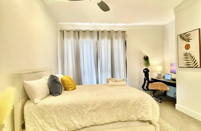 Stylish & Spacious 2,000 sq ft in Brentwood