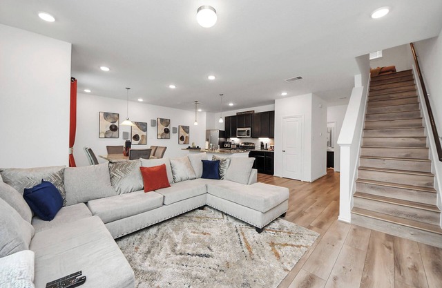 Stylish & Spacious 2BR Gem W/King Suite Sleeps 6