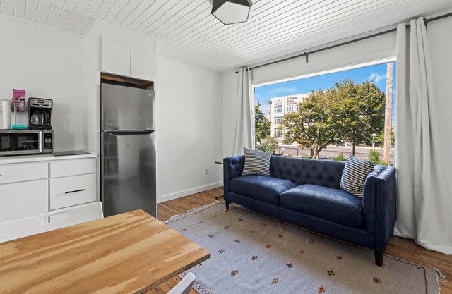 Stylish Studio in Walkers Point