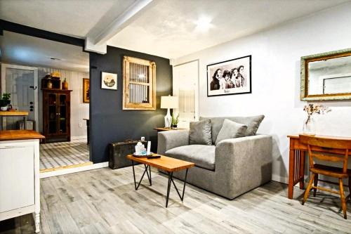 Stylish Studio Paseo Arts Full Kitchen #19c