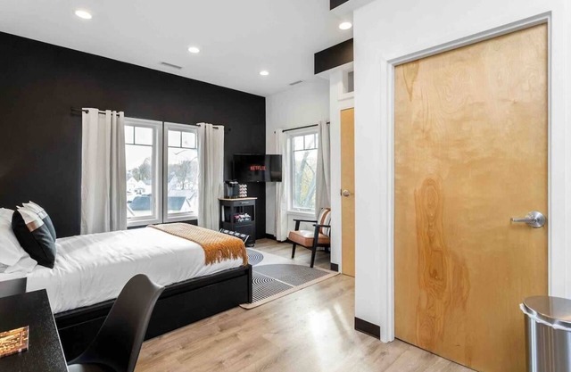 Stylish Studio with Kitchen, Central Danbury