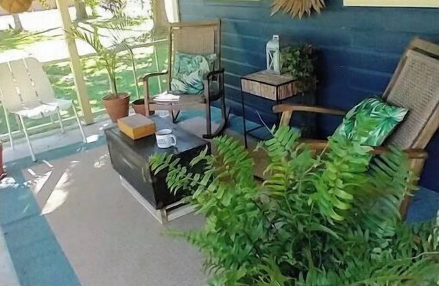 Stylish Suite in Laurel: Experience Hometown Magic