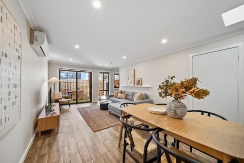 Stylish Townhouse with Private Courtyard