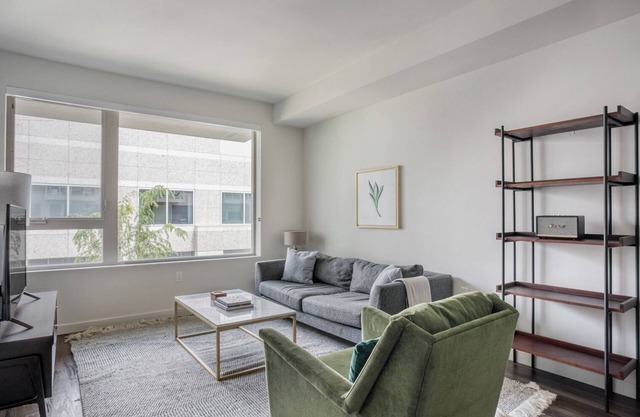 Stylish West LA 1BR w/Pool, Gym & BBQ, nr Restaurants, by Blueground