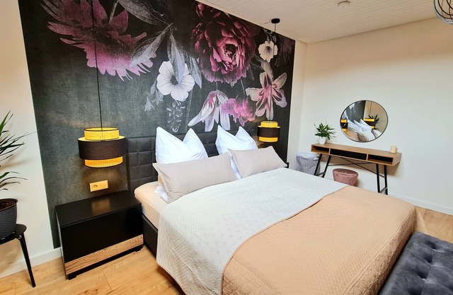Stylishly Designed Apartment: Comfort and Elegance for 6 Guests