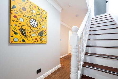 Sublime Locale with Skyline Views from Courtyard