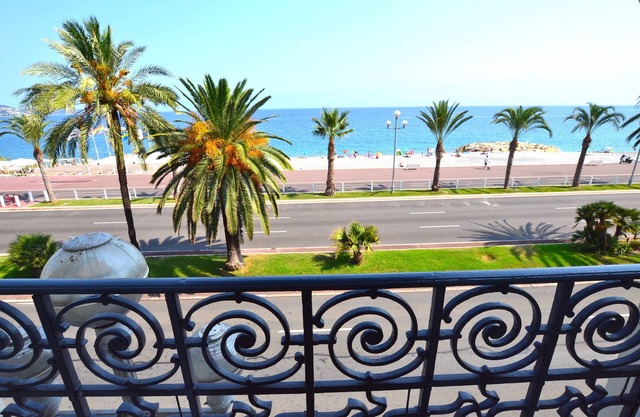 Sublime Promenade DES Anglais, Beaches Access