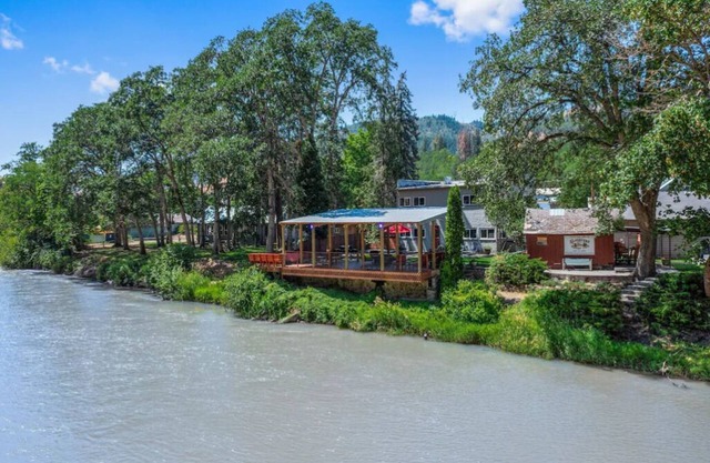 Suite #3 - Klickitat River Inn