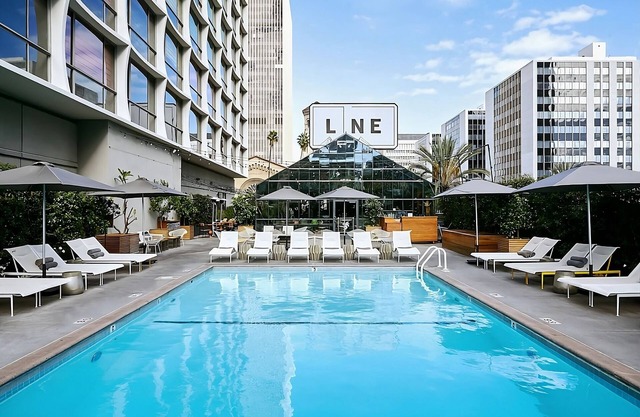 Suite at The LINE Hotel Los Angeles, Pet-friendly with Outdoor Pool!