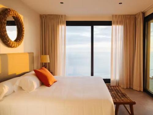 Suite de lujo con Piscina, Terraza y Espectaculares Vistas al Mar