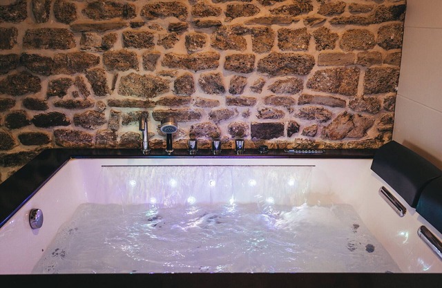 Suite de l'Etoile with private jacuzzi and Sauna in Normandy